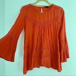 *Excellent* Orange blouse bell sleeve crochet details